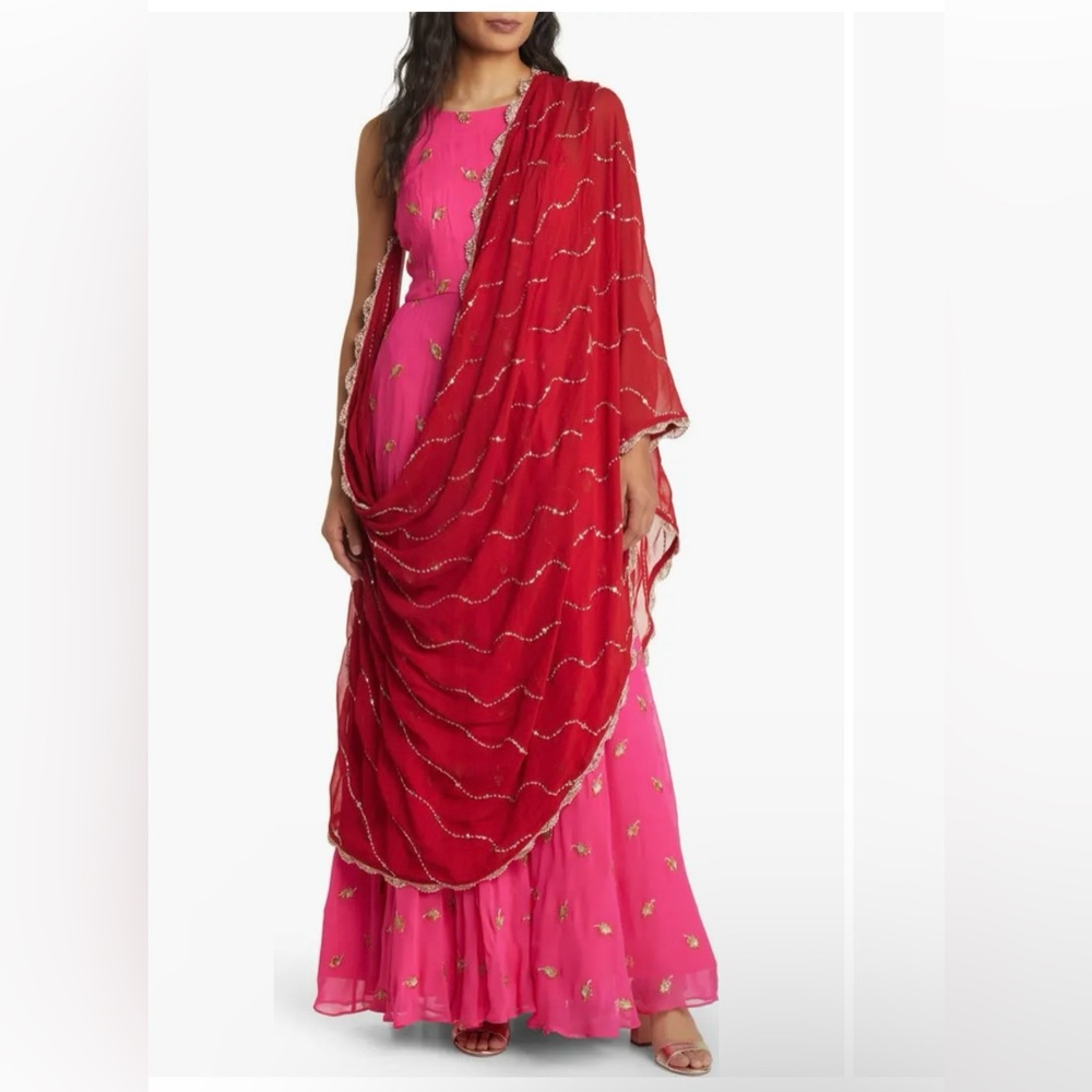 SANI Nila Dupatta in Red/ Gold new without tags DRESS
NOT INCLUDED